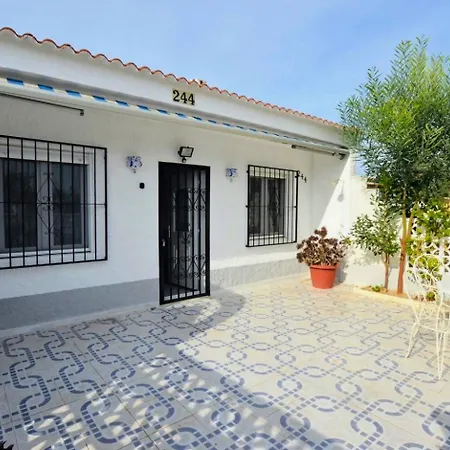 Casa Venus: Salinas De Chalet Torrevieja