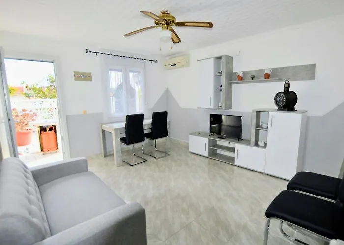 Casa Venus: Salinas De Chalet *