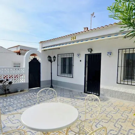شاليه Casa Venus: Salinas De تورّيفيِخا